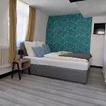 Hotel Rest *